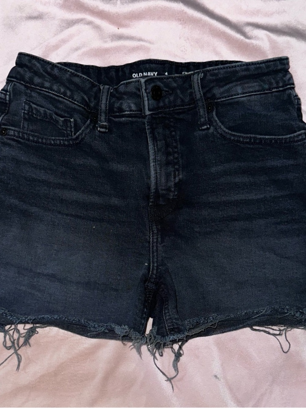 Old Navy high rise Black Frayed Hem Jean Shorts size 4 gently used